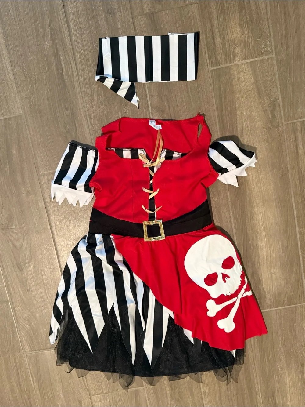 Disney Cruise Halloween Cosplay Pirate Costume - Girls Medium 8/10